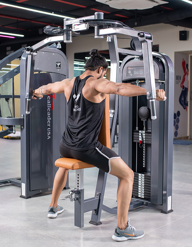 Pec Fly Rear Delt M2 1017 Into Wellness